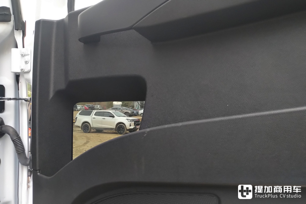 在欧洲走“廉价”路线福特Cargo自卸车,带您看看它的配置如何 - 第14张 - 提加商用车网 在欧洲走“廉价”路线福特Cargo自卸车,带您看看它的配置如何 - 第14张