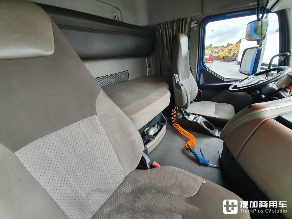 既是普通牵引车,又是卡车运输车和清障车,带您看一辆极其特殊的雷诺Premium卡车 - 第16张 - 提加商用车网 既是普通牵引车,又是卡车运输车和清障车,带您看一辆极其特殊的雷诺Premium卡车 - 第16张