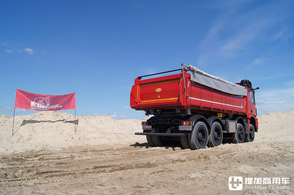 8x6驱动还带电子后视镜，这台奔驰Arocs自卸车配置亮点真多 - 第17张