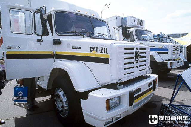 俄美不只有冲突,带您回顾俄罗斯Zil商用车与美国肯沃斯、卡特彼勒的合作往事 - 第6张 - 提加商用车网 俄美不只有冲突,带您回顾俄罗斯Zil商用车与美国肯沃斯、卡特彼勒的合作往事 - 第6张