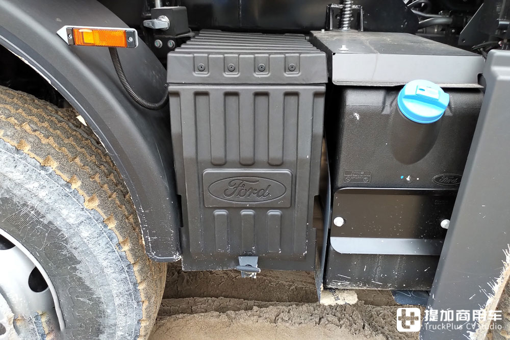 在欧洲走“廉价”路线福特Cargo自卸车,带您看看它的配置如何 - 第6张 - 提加商用车网 在欧洲走“廉价”路线福特Cargo自卸车,带您看看它的配置如何 - 第6张