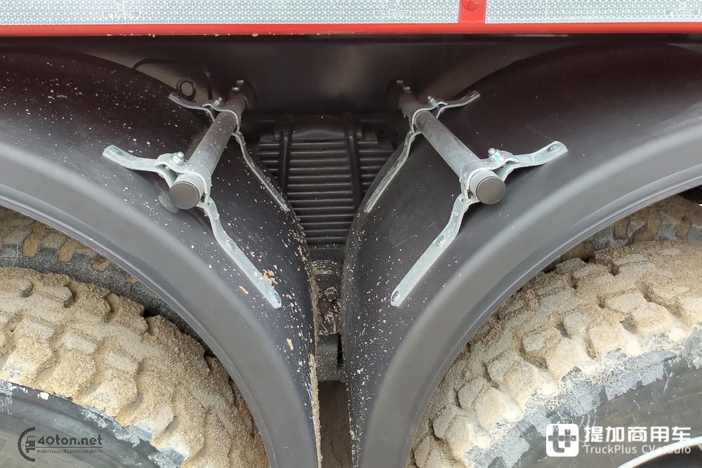 在欧洲走“廉价”路线福特Cargo自卸车,带您看看它的配置如何 - 第7张 - 提加商用车网 在欧洲走“廉价”路线福特Cargo自卸车,带您看看它的配置如何 - 第7张