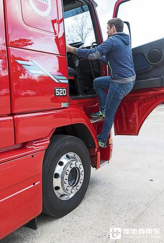 从第一代到第四代,沃尔沃FH16经历了怎样的进化升级?两代车型对比带您好好看看 - 第8张 - 提加商用车网 从第一代到第四代,沃尔沃FH16经历了怎样的进化升级?两代车型对比带您好好看看 - 第8张