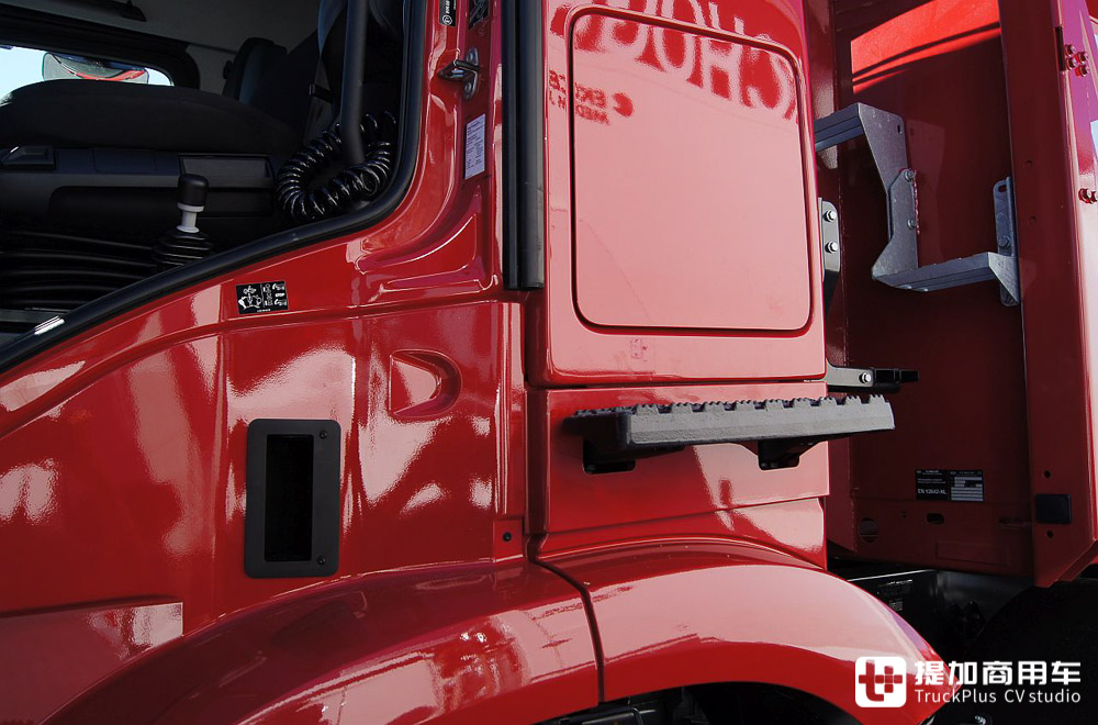 8x6驱动还带电子后视镜，这台奔驰Arocs自卸车配置亮点真多 - 第8张