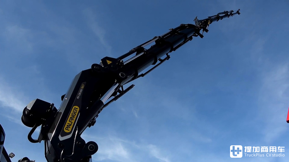 750匹马力的随车吊你见过吗?这台沃尔沃FH16太暴力了 - 第8张 - 提加商用车网 750匹马力的随车吊你见过吗?这台沃尔沃FH16太暴力了 - 第8张