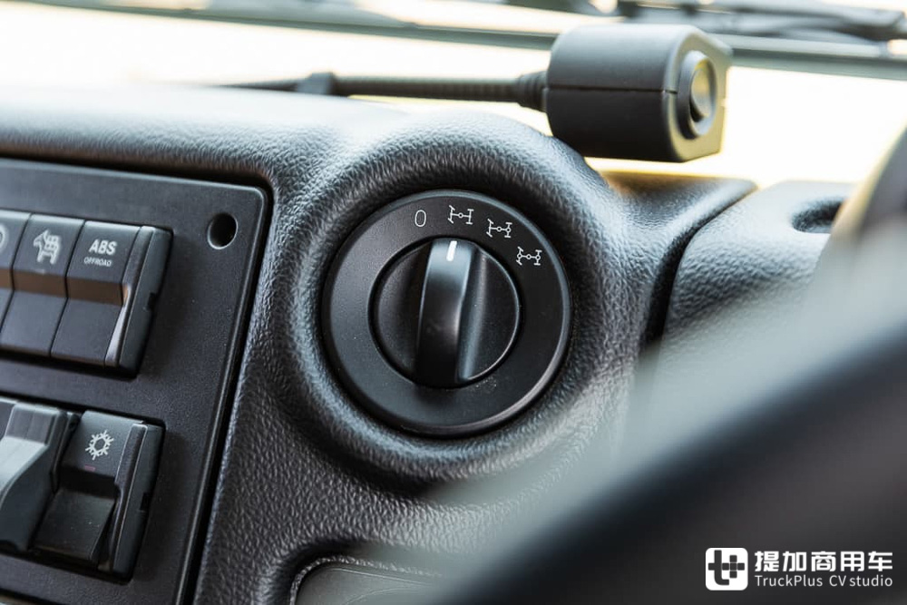 越野之王历久弥新,奔驰乌尼莫克U 5023实拍测试 - 第9张 - 提加商用车网 越野之王历久弥新,奔驰乌尼莫克U 5023实拍测试 - 第9张