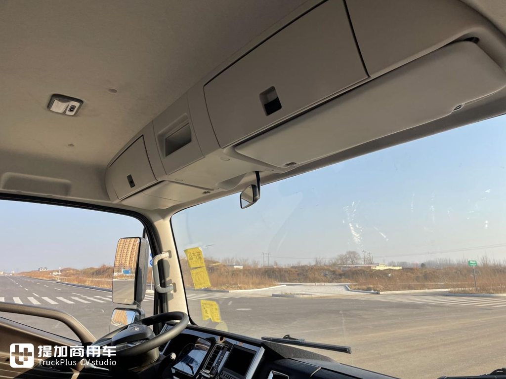 新大灯设计的真好看,内饰也高端舒适多了,江淮骏铃擎天柱黄牌轻卡实拍 - 第10张 - 提加商用车网 新大灯设计的真好看,内饰也高端舒适多了,江淮骏铃擎天柱黄牌轻卡实拍 - 第10张