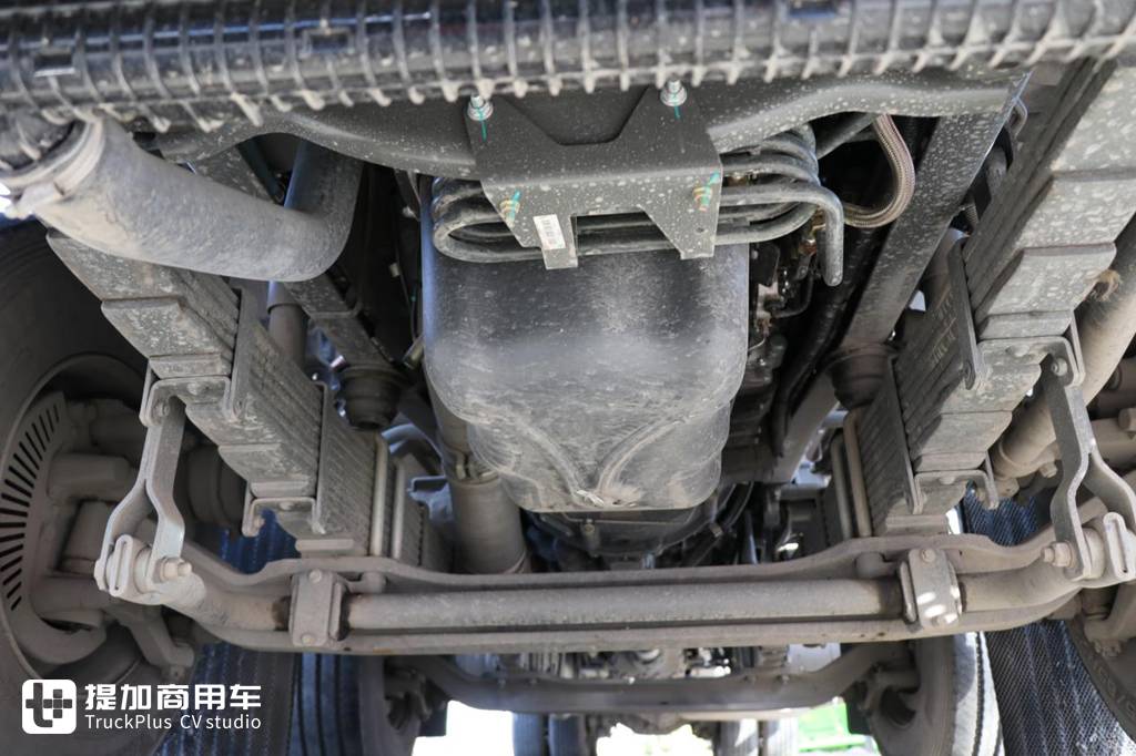 国产泵车底盘之光,62米级汕德卡G7泵车实拍,带您看看它的强力配置 - 第15张 - 提加商用车网 国产泵车底盘之光,62米级汕德卡G7泵车实拍,带您看看它的强力配置 - 第15张