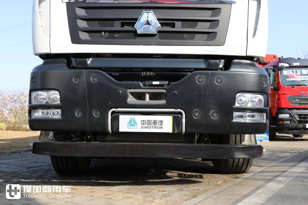 国产泵车底盘之光,62米级汕德卡G7泵车实拍,带您看看它的强力配置 - 第3张 - 提加商用车网 国产泵车底盘之光,62米级汕德卡G7泵车实拍,带您看看它的强力配置 - 第3张