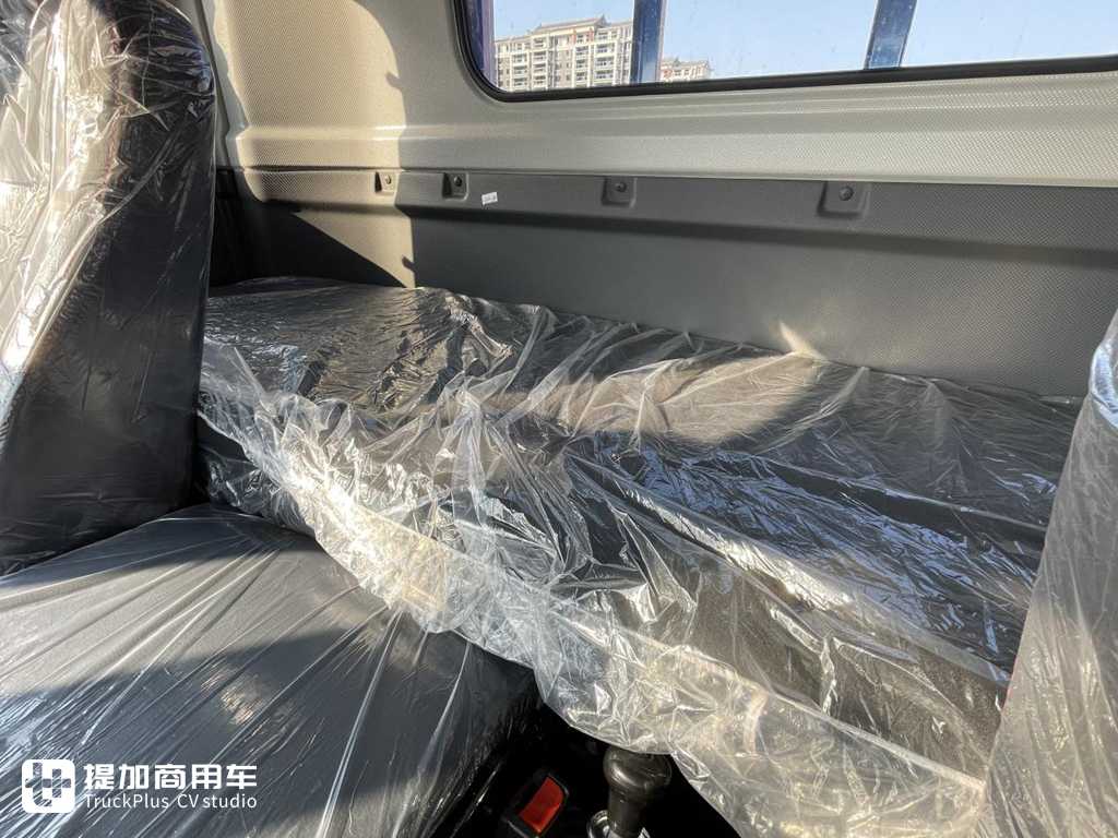 新大灯设计的真好看,内饰也高端舒适多了,江淮骏铃擎天柱黄牌轻卡实拍 - 第6张 - 提加商用车网 新大灯设计的真好看,内饰也高端舒适多了,江淮骏铃擎天柱黄牌轻卡实拍 - 第6张