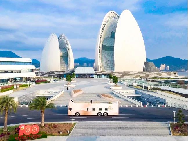 扬帆远航大湾区 格力钛“乐游巴士”奏响新年乐曲 - 第1张