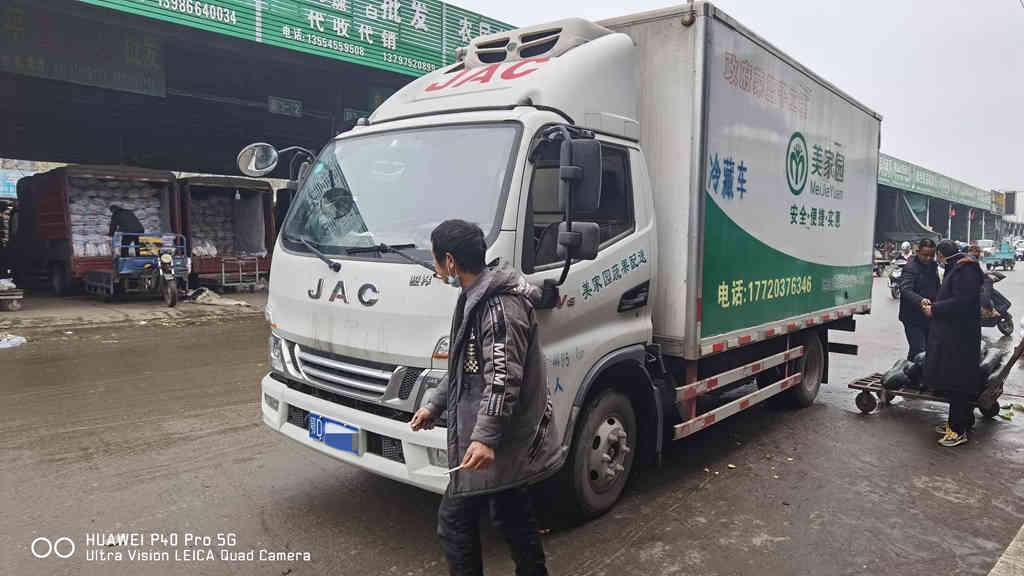 1号信赖! 稳重踏实的陈师傅选择与骏铃冰博士同行 - 第1张 - 提加商用车网 1号信赖! 稳重踏实的陈师傅选择与骏铃冰博士同行 - 第1张