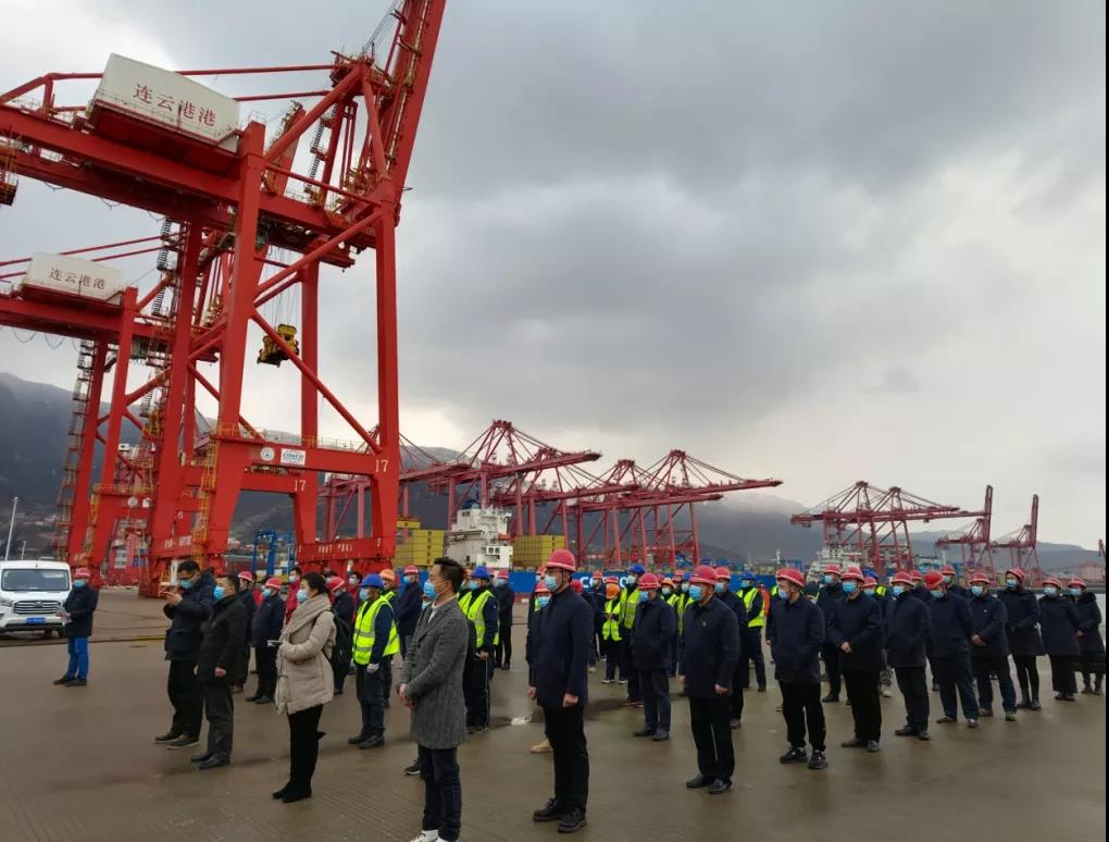 助力绿色港口建设 新年首批上汽红岩充换一体纯电动重卡在连云港交付 - 第3张 - 提加商用车网 助力绿色港口建设 新年首批上汽红岩充换一体纯电动重卡在连云港交付 - 第3张