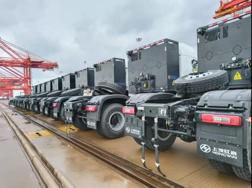 助力绿色港口建设 新年首批上汽红岩充换一体纯电动重卡在连云港交付 - 第6张 - 提加商用车网 助力绿色港口建设 新年首批上汽红岩充换一体纯电动重卡在连云港交付 - 第6张