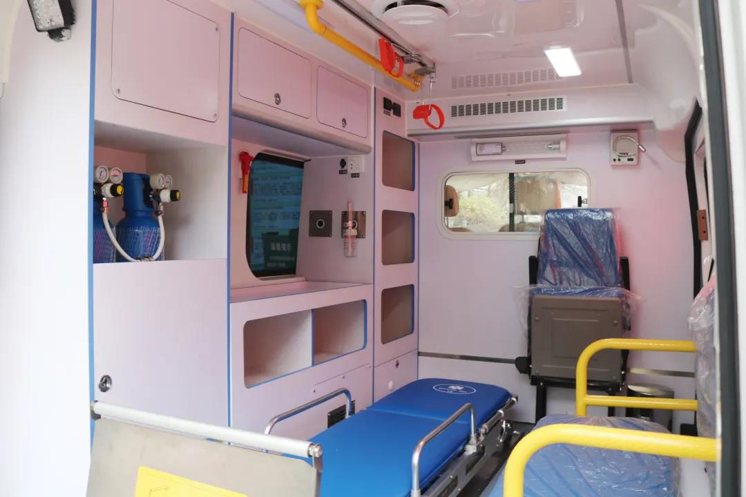 东风汽车股份向湖北省基层医疗单位捐赠两辆东风御风救护车 - 第5张 - 提加商用车网 东风汽车股份向湖北省基层医疗单位捐赠两辆东风御风救护车 - 第5张