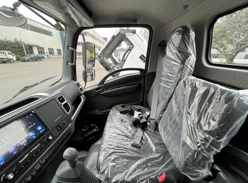 庆铃五十铃应对蓝牌法规未雨绸缪 KV100全新升级应对变革 - 第11张 - 提加商用车网 庆铃五十铃应对蓝牌法规未雨绸缪 KV100全新升级应对变革 - 第11张