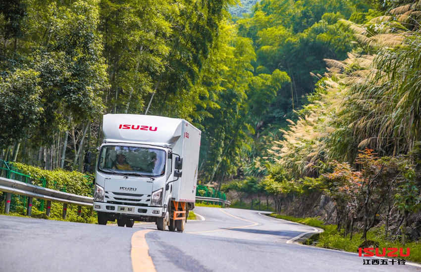 迎政策利好 江西五十铃翼放轻卡助力“三农”建设