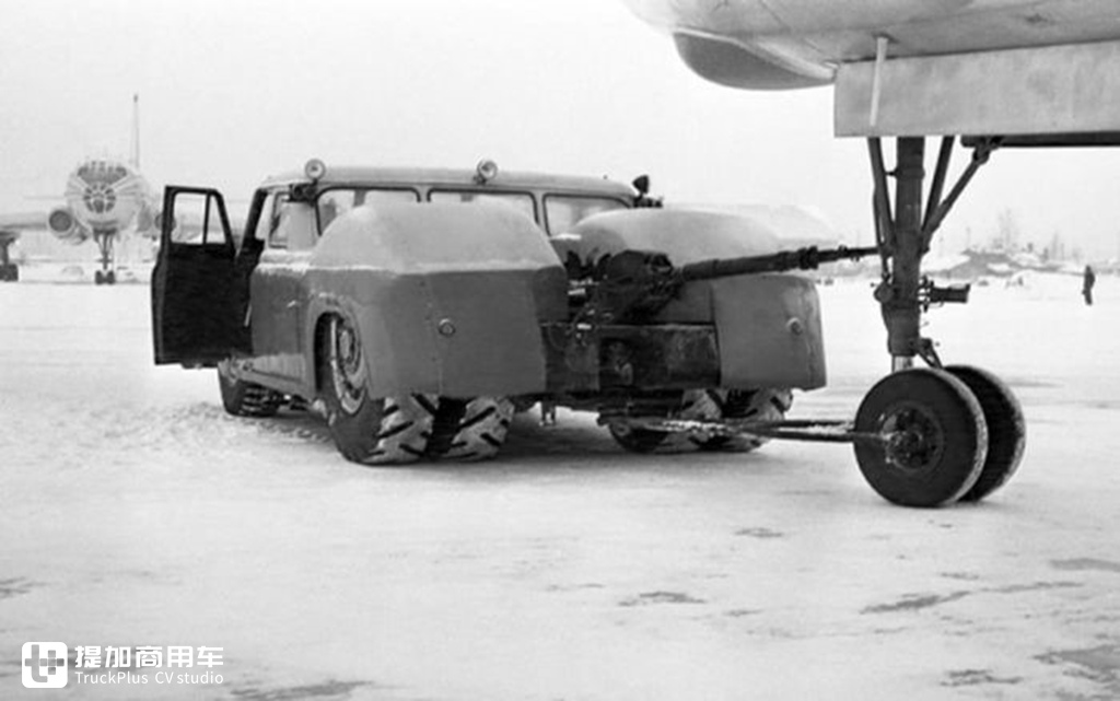 有着“轿车”的外观，却干着拉飞机的重活，带您见识卡车界的金刚芭比MAZ-541 - 第7张