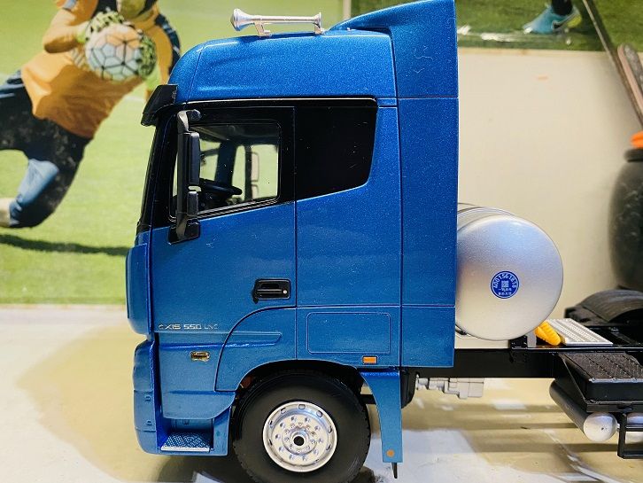售价不高，做工还不错的卡车模型之一：福田欧曼EST LNG牵引车模型实拍 - 第15张
