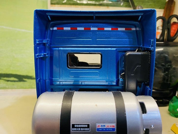 售价不高，做工还不错的卡车模型之一：福田欧曼EST LNG牵引车模型实拍 - 第21张