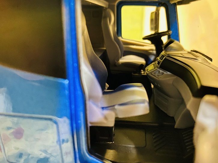 售价不高，做工还不错的卡车模型之一：福田欧曼EST LNG牵引车模型实拍 - 第25张