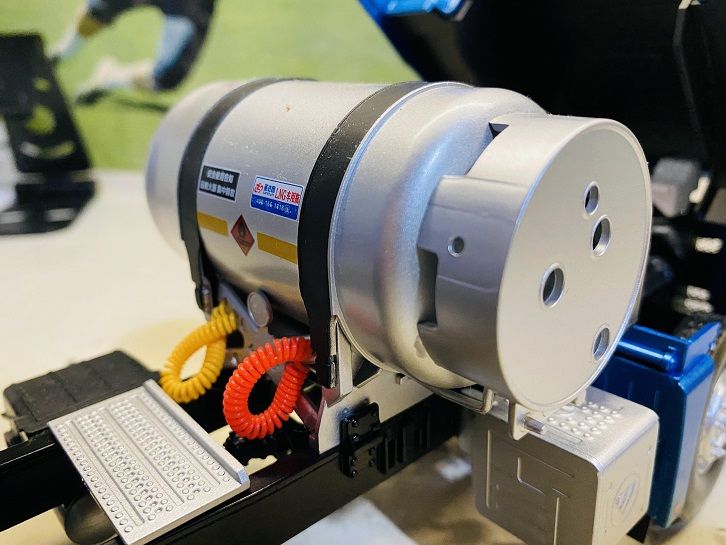 售价不高，做工还不错的卡车模型之一：福田欧曼EST LNG牵引车模型实拍 - 第30张