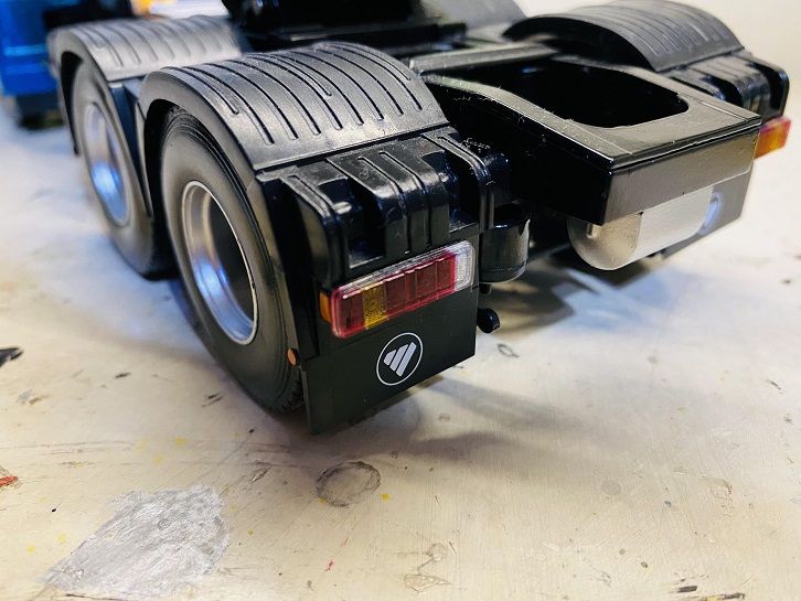 售价不高，做工还不错的卡车模型之一：福田欧曼EST LNG牵引车模型实拍 - 第36张