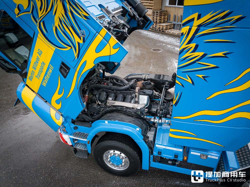 紧凑8x6驱动,超短轴距特适合山路,这辆斯堪尼亚650 S XT大件车真不一样 - 第11张 - 提加商用车网 紧凑8x6驱动,超短轴距特适合山路,这辆斯堪尼亚650 S XT大件车真不一样 - 第11张