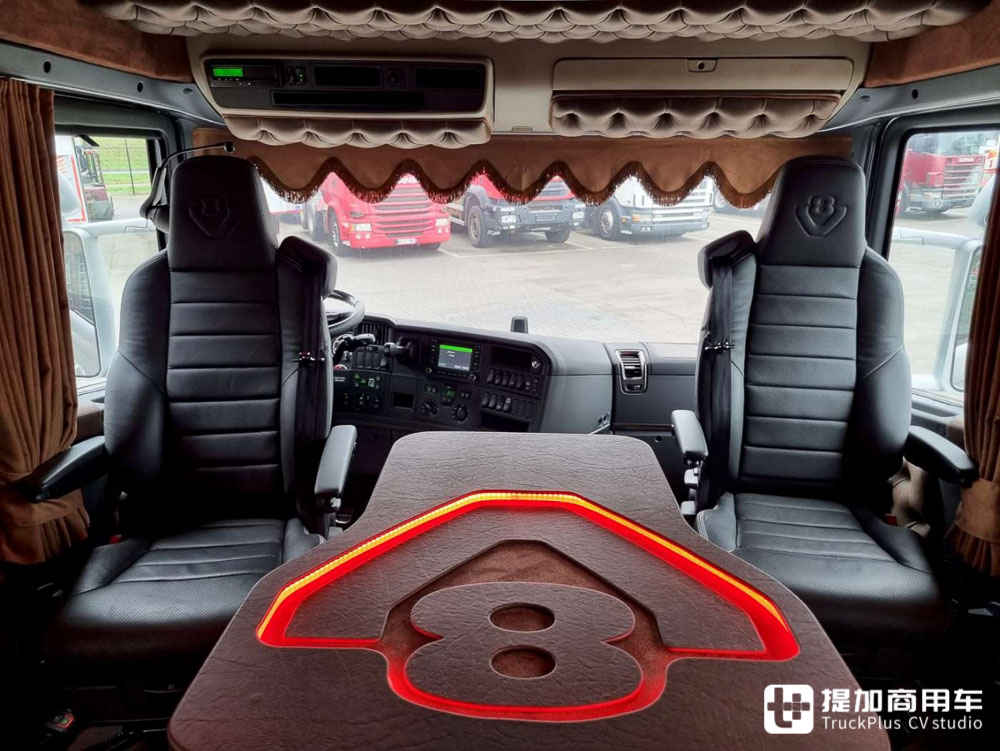 驾驶室内开派对,四门改装斯堪尼亚R730 XXXL实拍 - 第15张 - 提加商用车网 驾驶室内开派对,四门改装斯堪尼亚R730 XXXL实拍 - 第15张