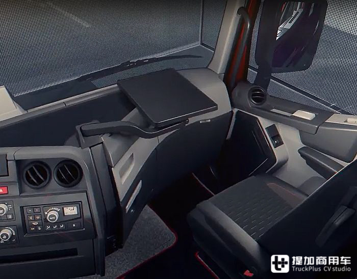 全新一代雷诺T-High卡车实拍,雷诺旗舰卡车的进化之作,到底有何不一样? - 第17张 - 提加商用车网 全新一代雷诺T-High卡车实拍,雷诺旗舰卡车的进化之作,到底有何不一样? - 第17张