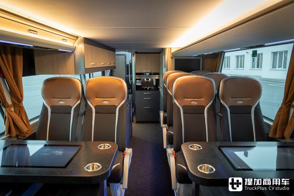 豪华大巴界的天花板?定制款尼奥普兰Skyliner双层公路客车实拍 - 第17张 - 提加商用车网 豪华大巴界的天花板?定制款尼奥普兰Skyliner双层公路客车实拍 - 第17张