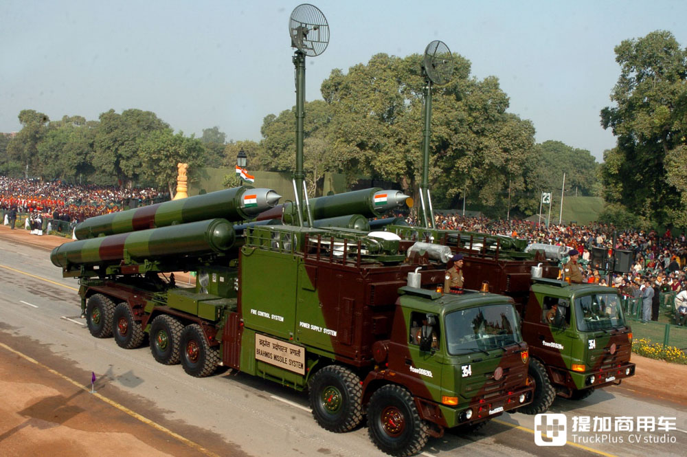 12x12,带您见识太脱拉军用卡车底盘的最强战力 - 第2张 - 提加商用车网 12x12,带您见识太脱拉军用卡车底盘的最强战力 - 第2张