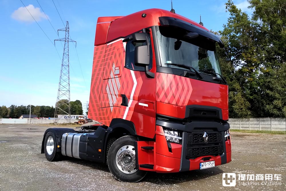 全新一代雷诺T-High卡车实拍,雷诺旗舰卡车的进化之作,到底有何不一样? - 第2张 - 提加商用车网 全新一代雷诺T-High卡车实拍,雷诺旗舰卡车的进化之作,到底有何不一样? - 第2张