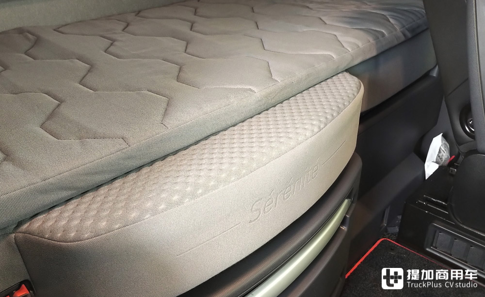 全新一代雷诺T-High卡车实拍,雷诺旗舰卡车的进化之作,到底有何不一样? - 第20张 - 提加商用车网 全新一代雷诺T-High卡车实拍,雷诺旗舰卡车的进化之作,到底有何不一样? - 第20张