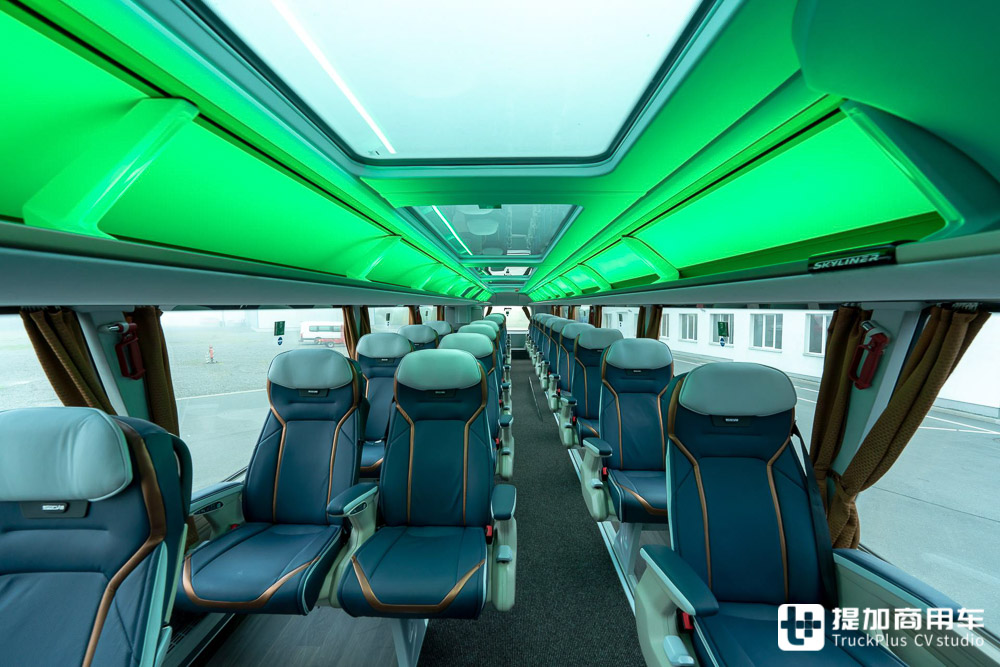 豪华大巴界的天花板?定制款尼奥普兰Skyliner双层公路客车实拍 - 第20张 - 提加商用车网 豪华大巴界的天花板?定制款尼奥普兰Skyliner双层公路客车实拍 - 第20张
