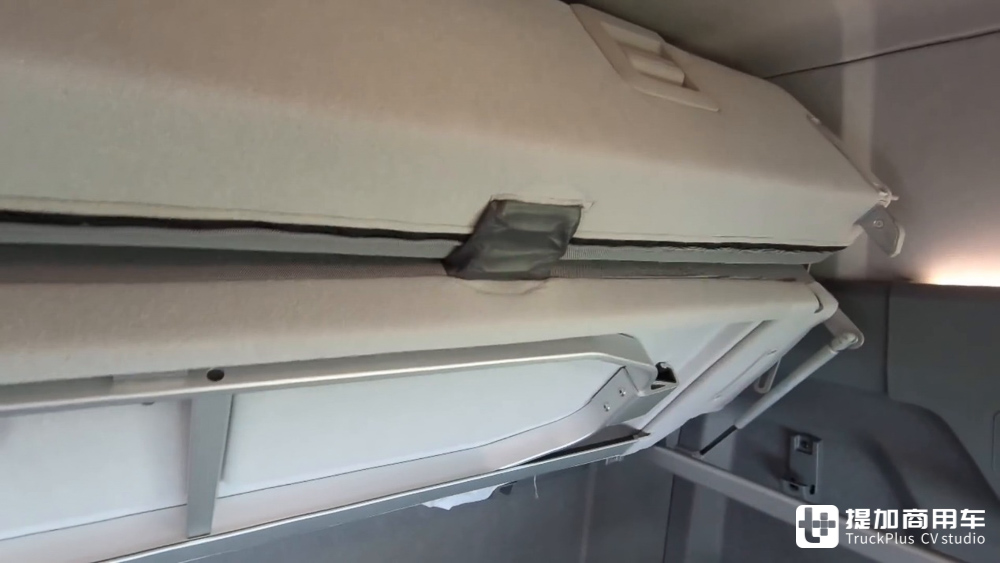 全新一代雷诺T-High卡车实拍,雷诺旗舰卡车的进化之作,到底有何不一样? - 第22张 - 提加商用车网 全新一代雷诺T-High卡车实拍,雷诺旗舰卡车的进化之作,到底有何不一样? - 第22张