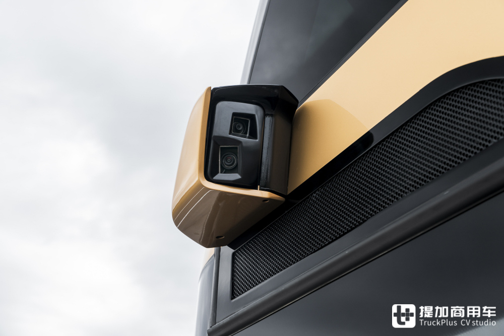 豪华大巴界的天花板?定制款尼奥普兰Skyliner双层公路客车实拍 - 第3张 - 提加商用车网 豪华大巴界的天花板?定制款尼奥普兰Skyliner双层公路客车实拍 - 第3张