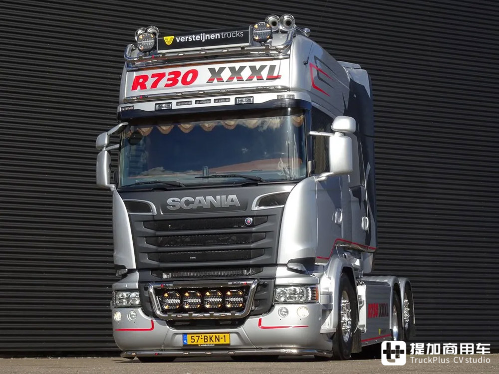 驾驶室内开派对,四门改装斯堪尼亚R730 XXXL实拍 - 第3张 - 提加商用车网 驾驶室内开派对,四门改装斯堪尼亚R730 XXXL实拍 - 第3张