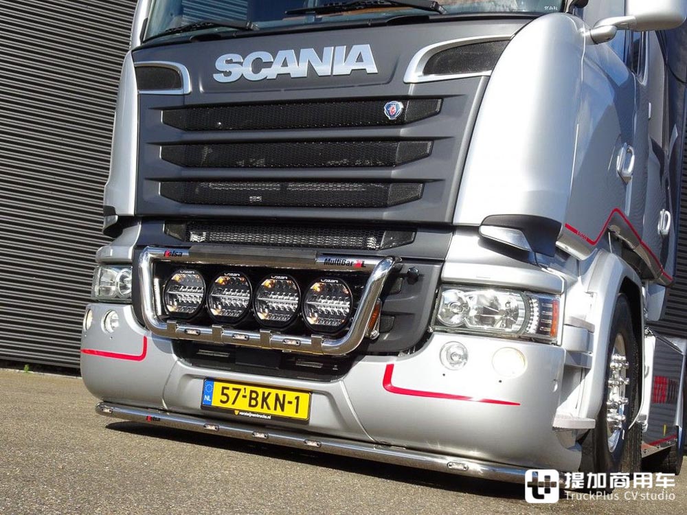 驾驶室内开派对,四门改装斯堪尼亚R730 XXXL实拍 - 第4张 - 提加商用车网 驾驶室内开派对,四门改装斯堪尼亚R730 XXXL实拍 - 第4张