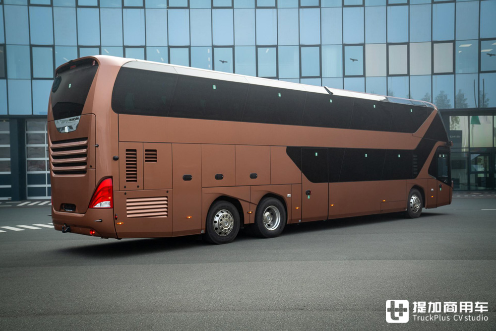 豪华大巴界的天花板?定制款尼奥普兰Skyliner双层公路客车实拍 - 第5张 - 提加商用车网 豪华大巴界的天花板?定制款尼奥普兰Skyliner双层公路客车实拍 - 第5张