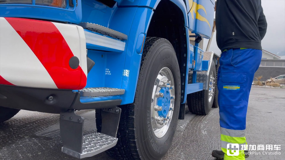 紧凑8x6驱动,超短轴距特适合山路,这辆斯堪尼亚650 S XT大件车真不一样 - 第6张 - 提加商用车网 紧凑8x6驱动,超短轴距特适合山路,这辆斯堪尼亚650 S XT大件车真不一样 - 第6张