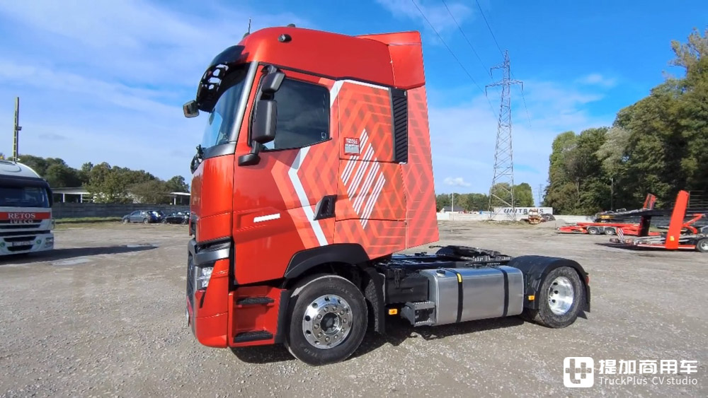 全新一代雷诺T-High卡车实拍,雷诺旗舰卡车的进化之作,到底有何不一样? - 第6张 - 提加商用车网 全新一代雷诺T-High卡车实拍,雷诺旗舰卡车的进化之作,到底有何不一样? - 第6张