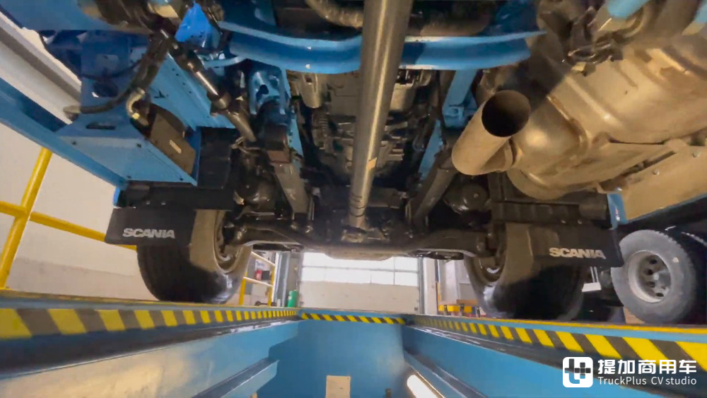 紧凑8x6驱动,超短轴距特适合山路,这辆斯堪尼亚650 S XT大件车真不一样 - 第7张 - 提加商用车网 紧凑8x6驱动,超短轴距特适合山路,这辆斯堪尼亚650 S XT大件车真不一样 - 第7张