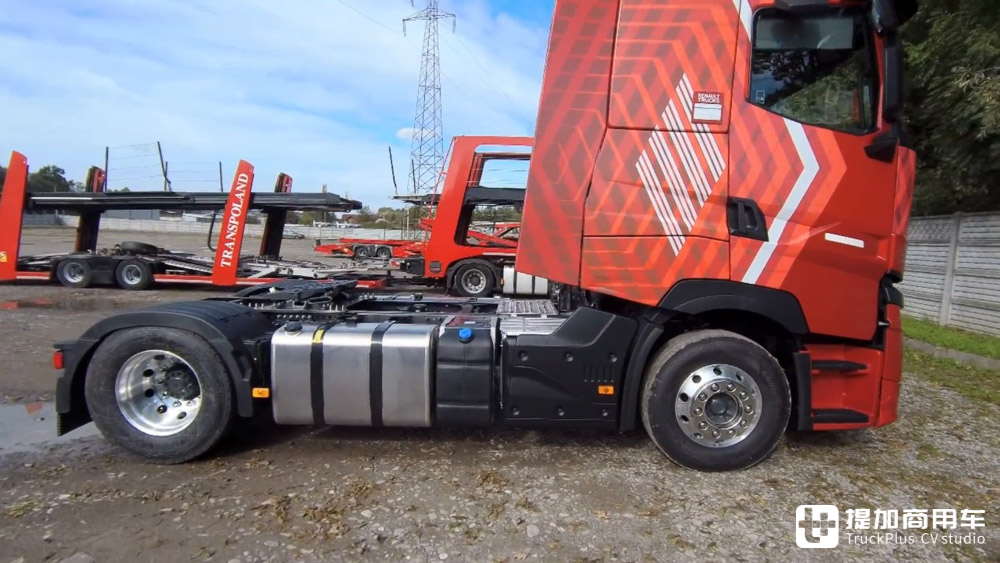 全新一代雷诺T-High卡车实拍,雷诺旗舰卡车的进化之作,到底有何不一样? - 第9张 - 提加商用车网 全新一代雷诺T-High卡车实拍,雷诺旗舰卡车的进化之作,到底有何不一样? - 第9张