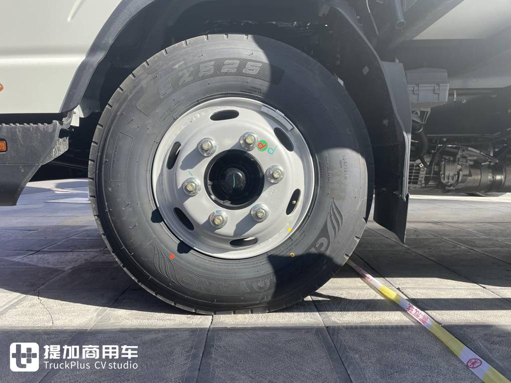 外观内饰动力链全面升级,冷链1号帅铃冰博士实拍评测 - 第10张 - 提加商用车网 外观内饰动力链全面升级,冷链1号帅铃冰博士实拍评测 - 第10张