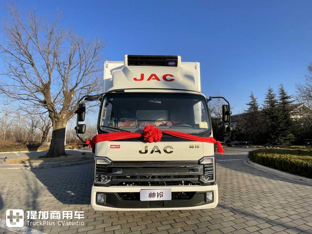 外观内饰动力链全面升级,冷链1号帅铃冰博士实拍评测 - 第11张 - 提加商用车网 外观内饰动力链全面升级,冷链1号帅铃冰博士实拍评测 - 第11张