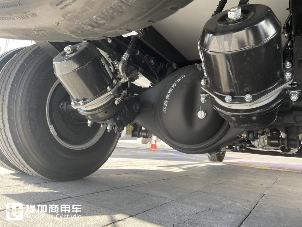 外观内饰动力链全面升级,冷链1号帅铃冰博士实拍评测 - 第8张 - 提加商用车网 外观内饰动力链全面升级,冷链1号帅铃冰博士实拍评测 - 第8张