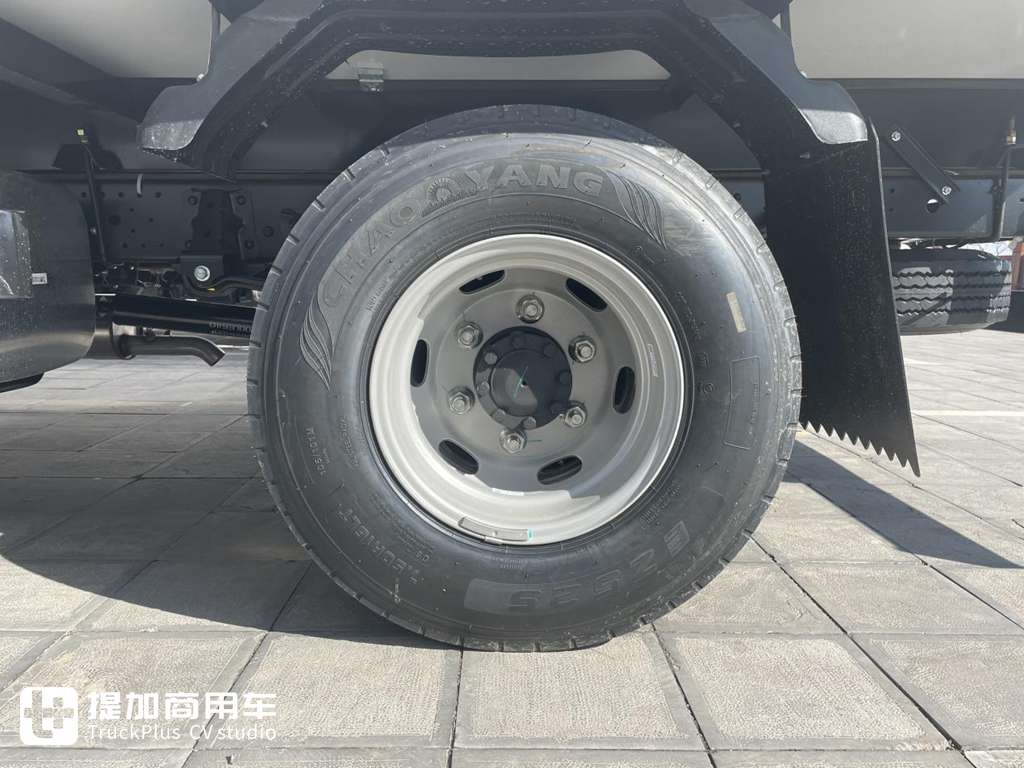 外观内饰动力链全面升级,冷链1号帅铃冰博士实拍评测 - 第9张 - 提加商用车网 外观内饰动力链全面升级,冷链1号帅铃冰博士实拍评测 - 第9张