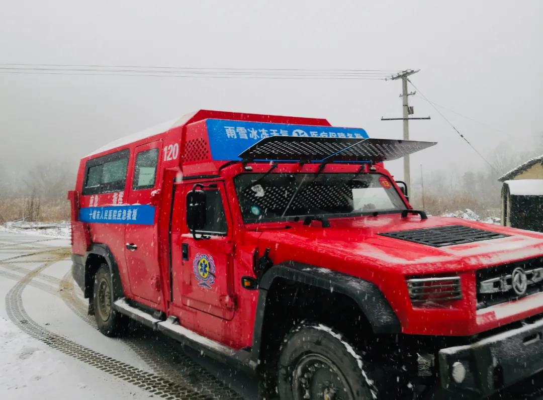 危急时刻,东风猛士雪山救人! - 第1张 - 提加商用车网 危急时刻,东风猛士雪山救人! - 第1张