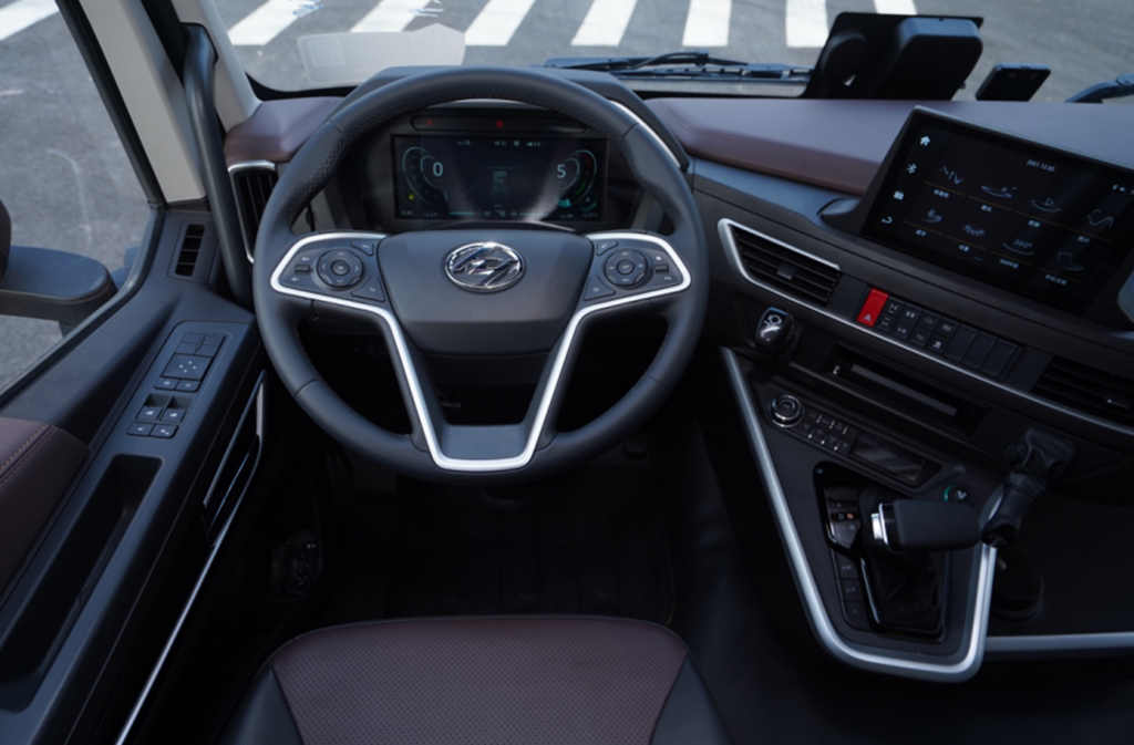 快递运输用什么车更值得信赖?首选上汽红岩杰狮H6 AMT牵引车 - 第3张 - 提加商用车网 快递运输用什么车更值得信赖?首选上汽红岩杰狮H6 AMT牵引车 - 第3张